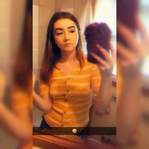 Meet your Posher, Becca